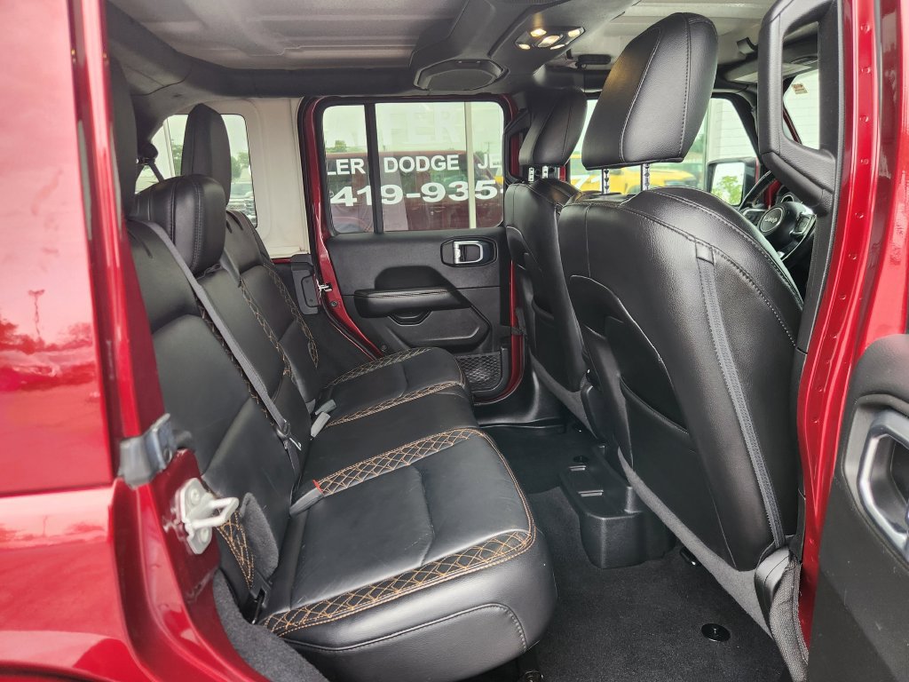 Used 2021 Jeep Wrangler Unlimited Sahara AWD/4WD image 12