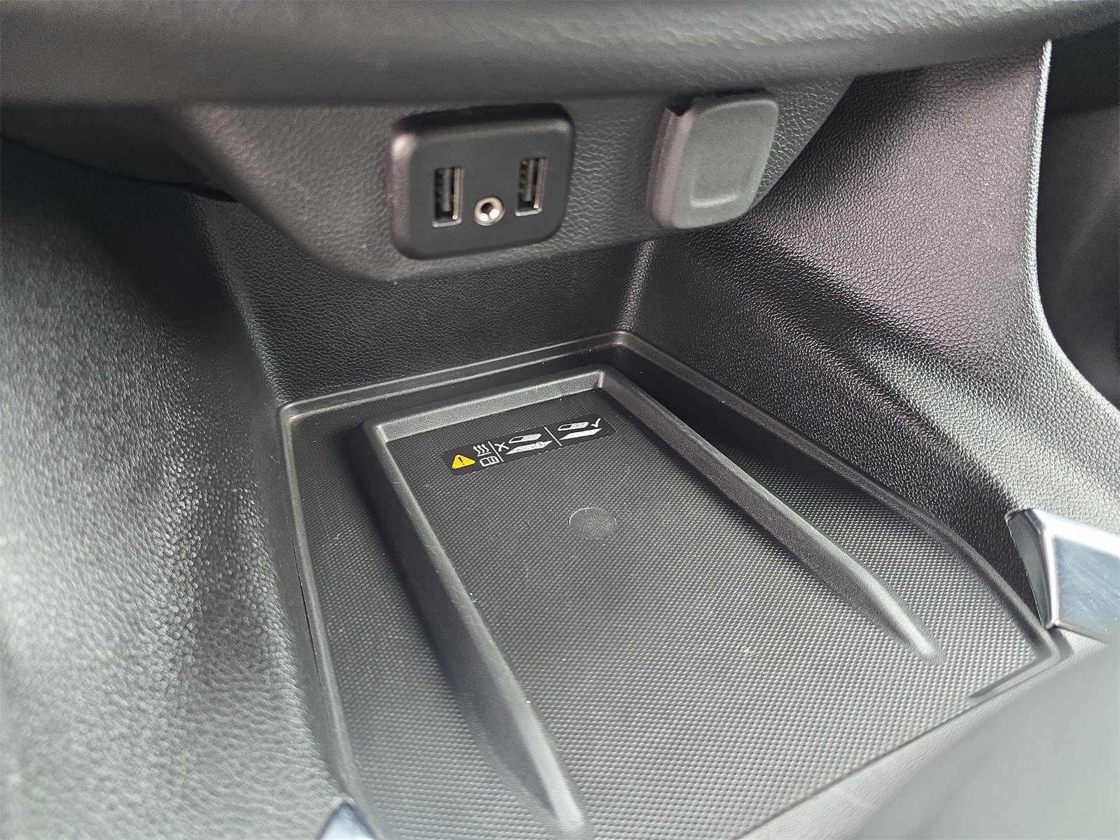 Used 2023 Chevrolet Traverse LT w/ Rear Camera Mirror Package image 20