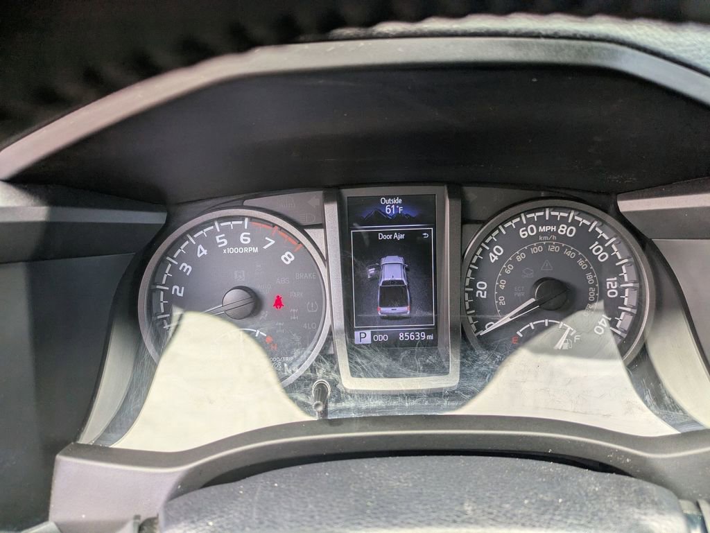 Used 2018 Toyota Tacoma TRD Sport AWD/4WD image 15