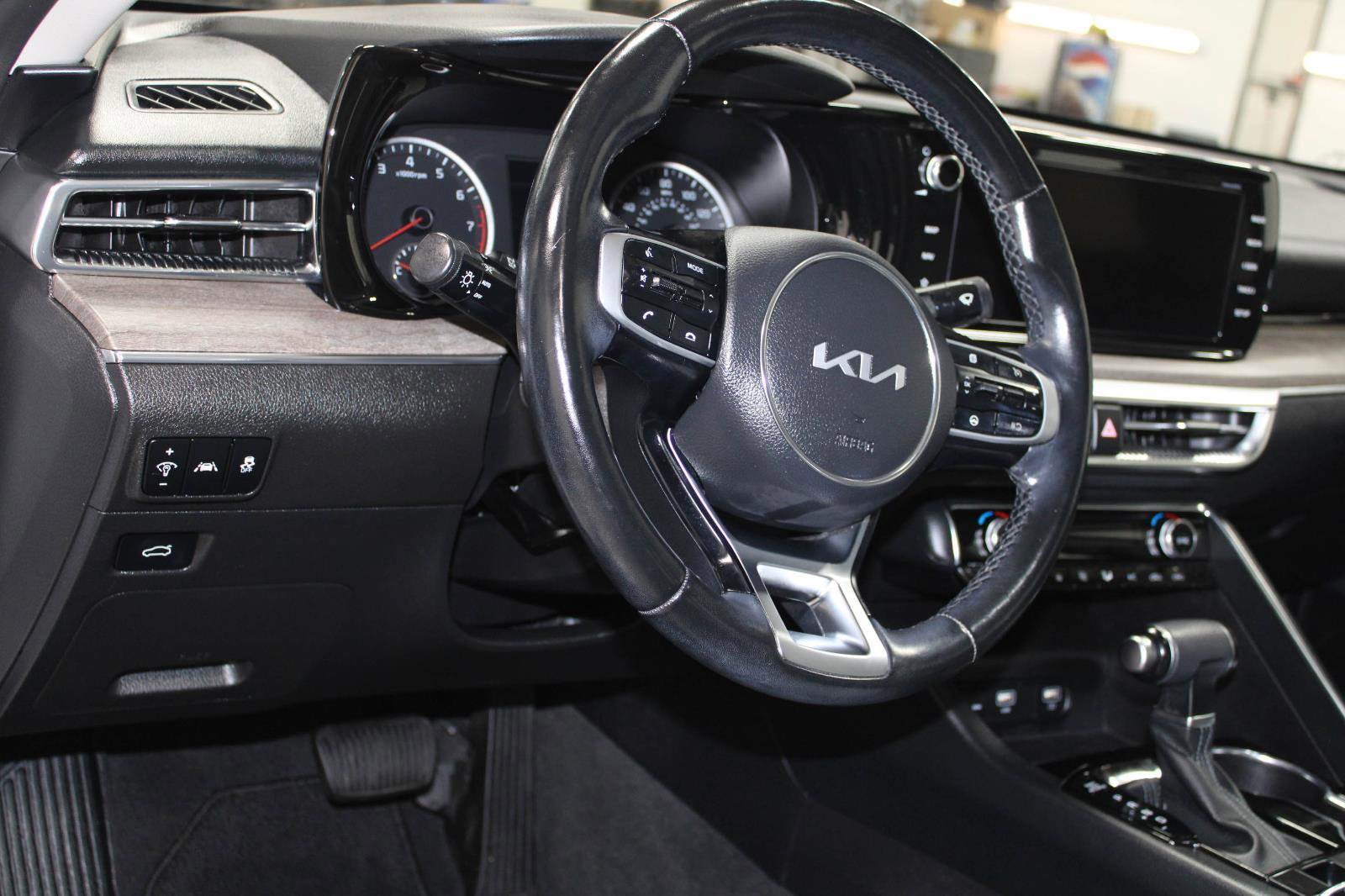 Used 2023 Kia K5 EX image 31