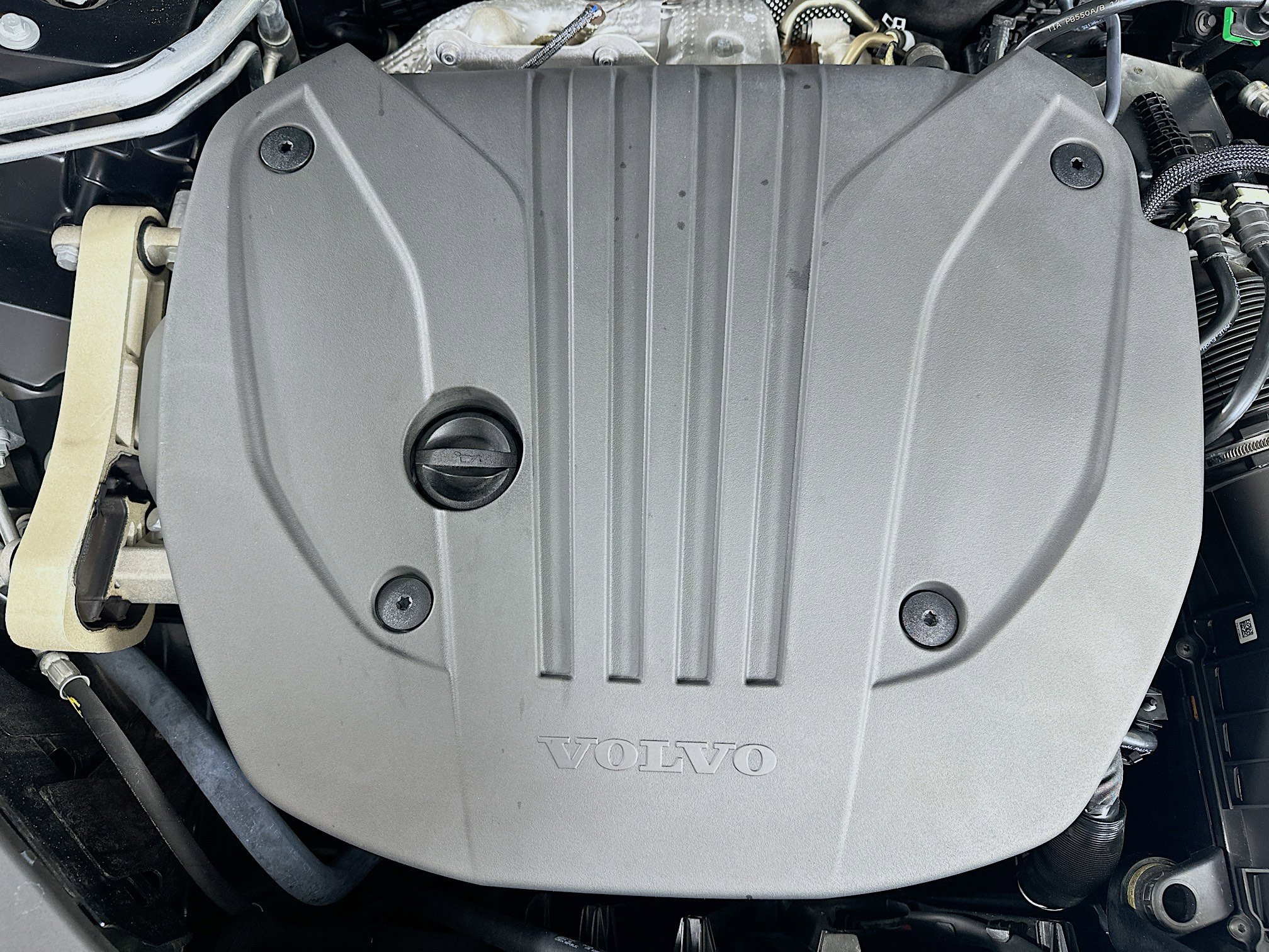 Used 2025 Volvo XC90 B5 Core w/ Protection Package AWD/4WD image 36