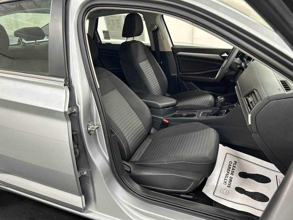 Certified 2023 Volkswagen Jetta S FWD image 22