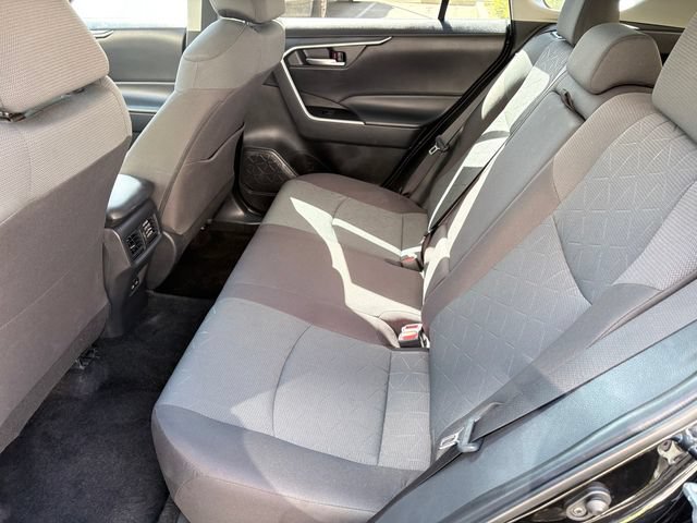 Used 2025 Toyota RAV4 XLE FWD image 7