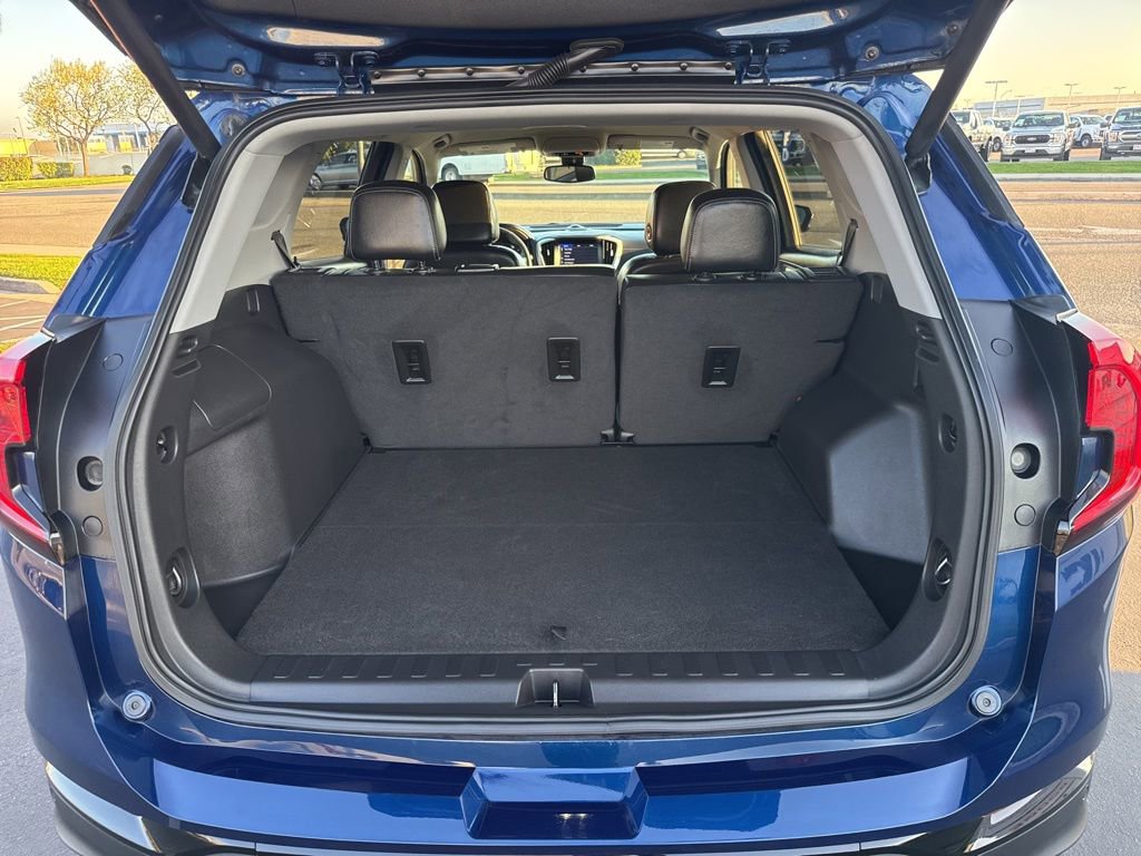 Used 2023 GMC Terrain SLT w/ Infotainment Package II image 6