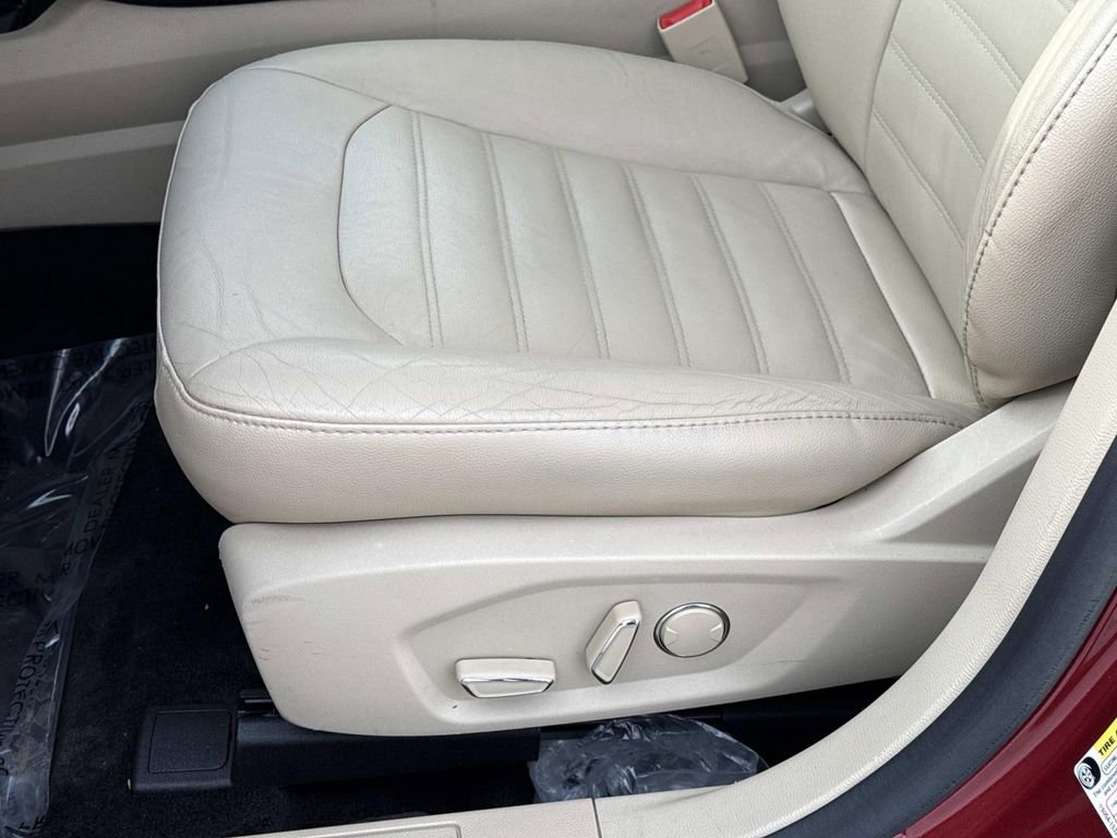 Used 2015 Ford Fusion SE w/ Equipment Group 502A image 26
