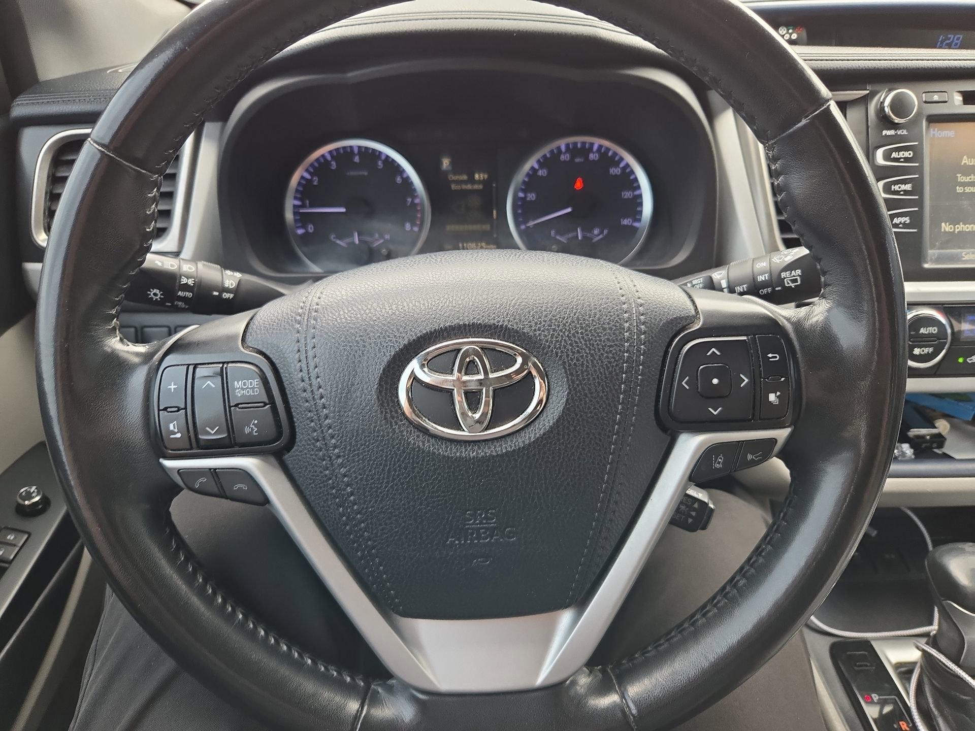 Used 2019 Toyota Highlander Plus FWD image 6