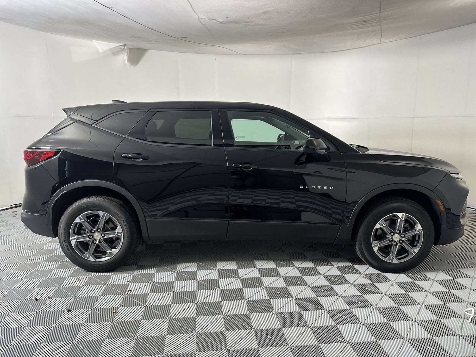 Used 2026 Chevrolet Blazer LT FWD image 9