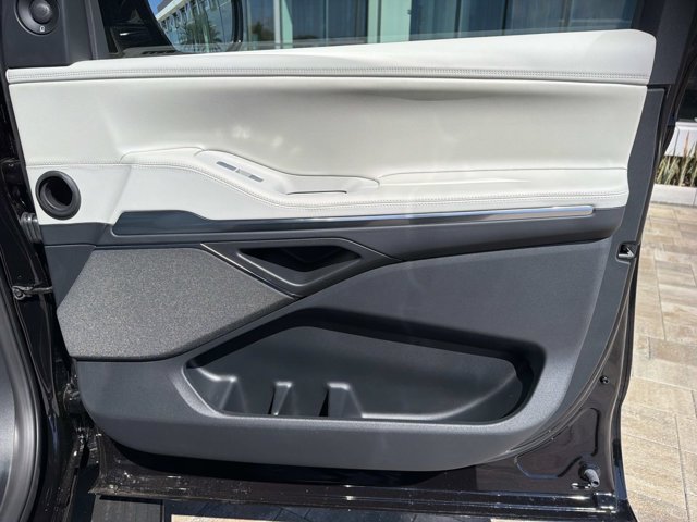 New 2026 Lincoln Navigator L Reserve AWD/4WD image 17