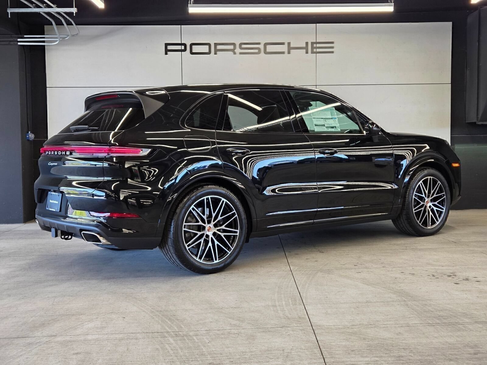 Certified 2026 Porsche Cayenne AWD/4WD image 6