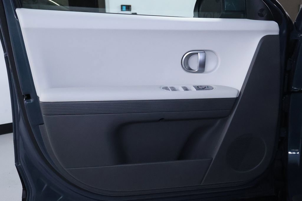 Used 2022 Hyundai Ioniq 5 SE image 11