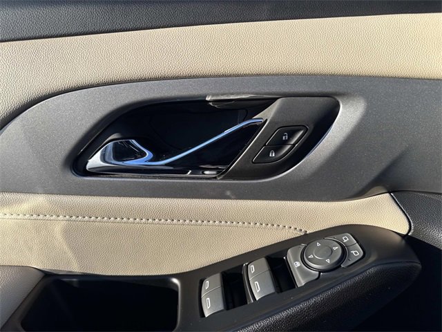 Used 2023 Chevrolet Traverse LS image 22