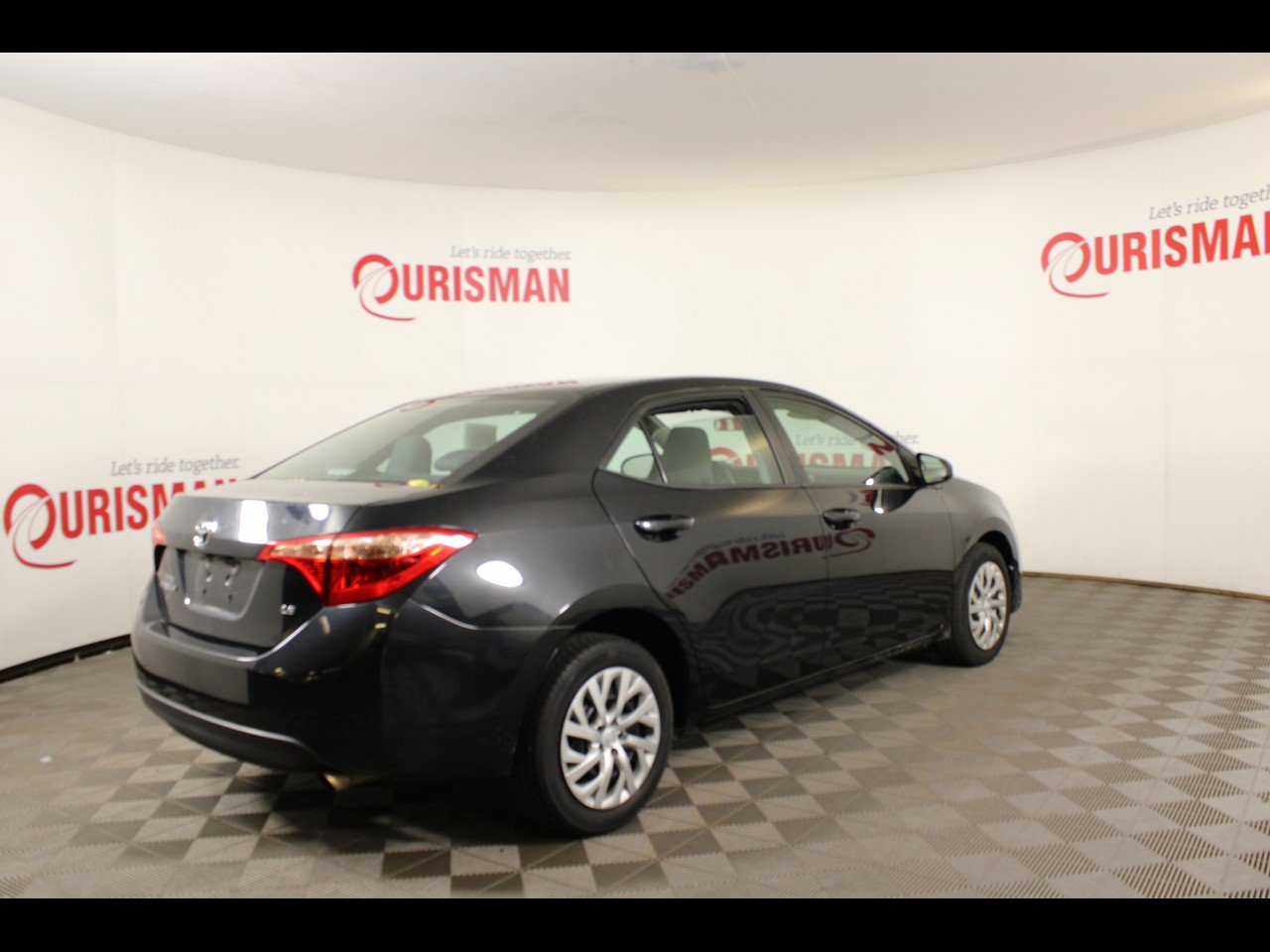 Used 2017 Toyota Corolla LE FWD image 9