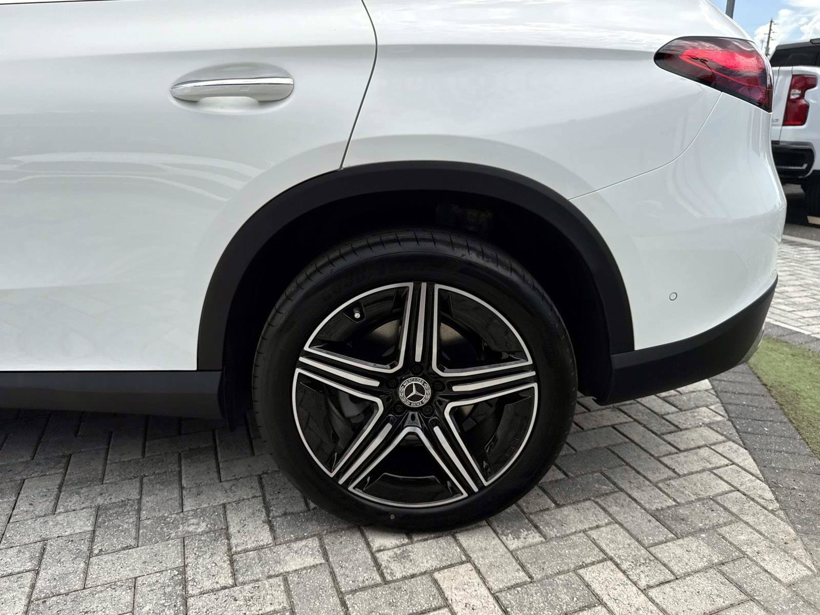 New 2027 Mercedes-Benz GLC 300 image 11