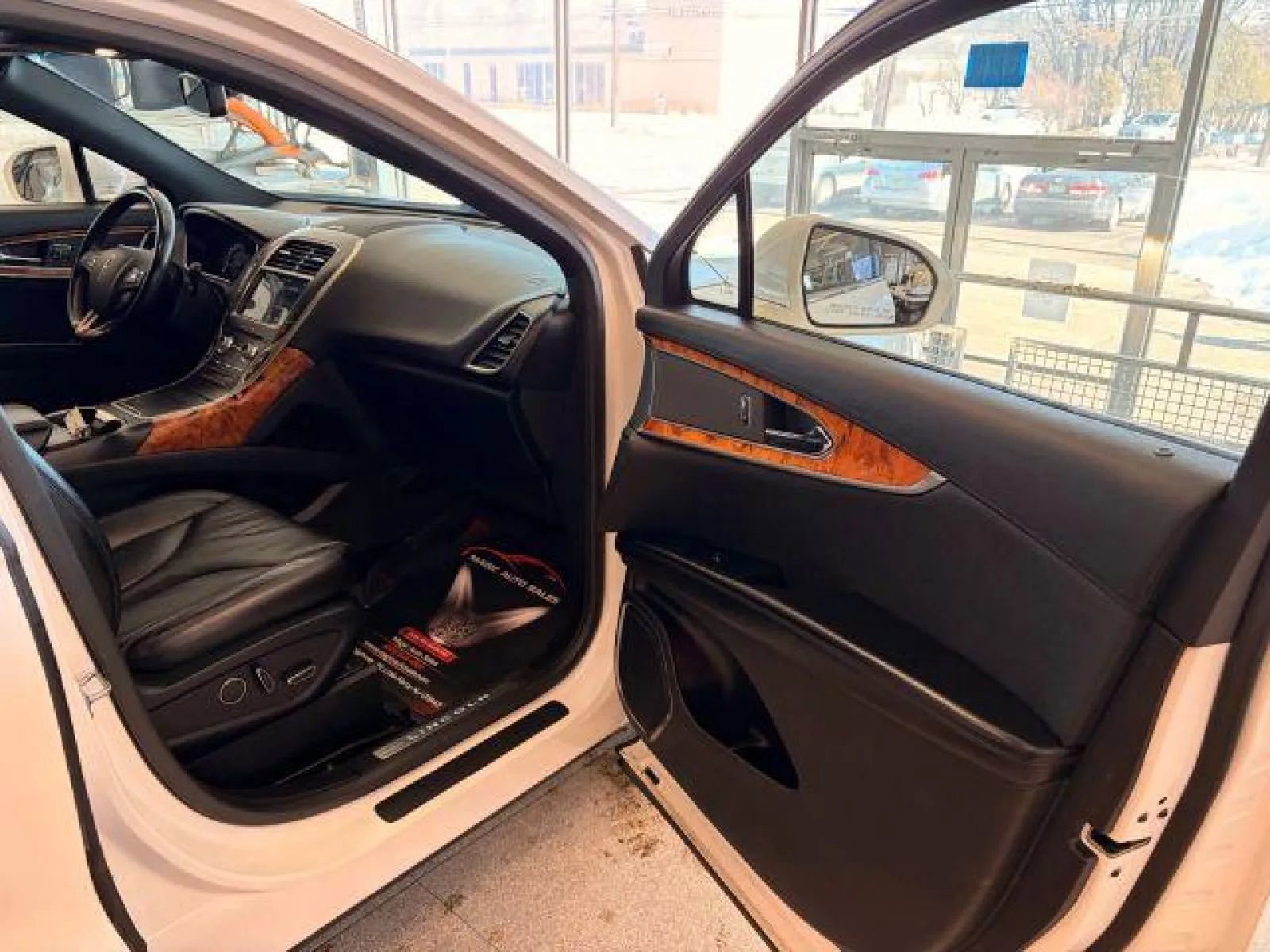 Used 2017 Lincoln MKX Select w/ Select Plus Package image 15