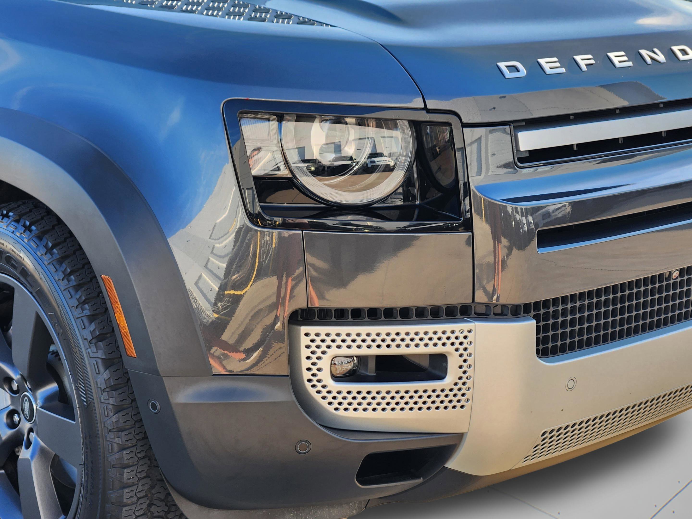 Certified 2025 Land Rover Defender 110 S AWD/4WD image 30