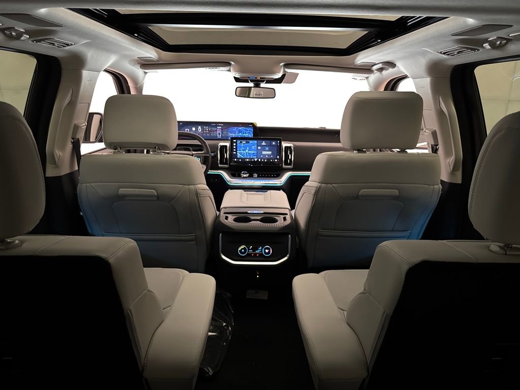 New 2025 Ford Expedition Platinum w/ Driver's Package image 44