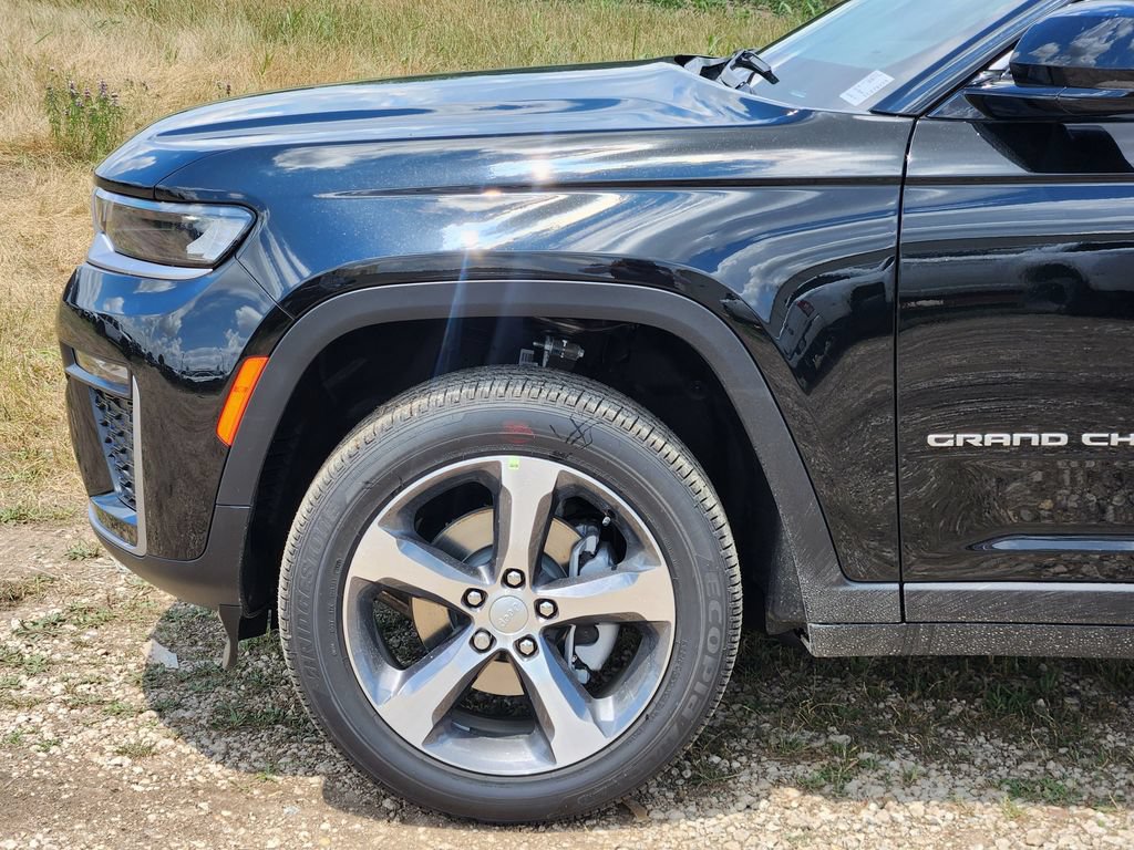 New 2026 Jeep Grand Cherokee Limited RWD image 6