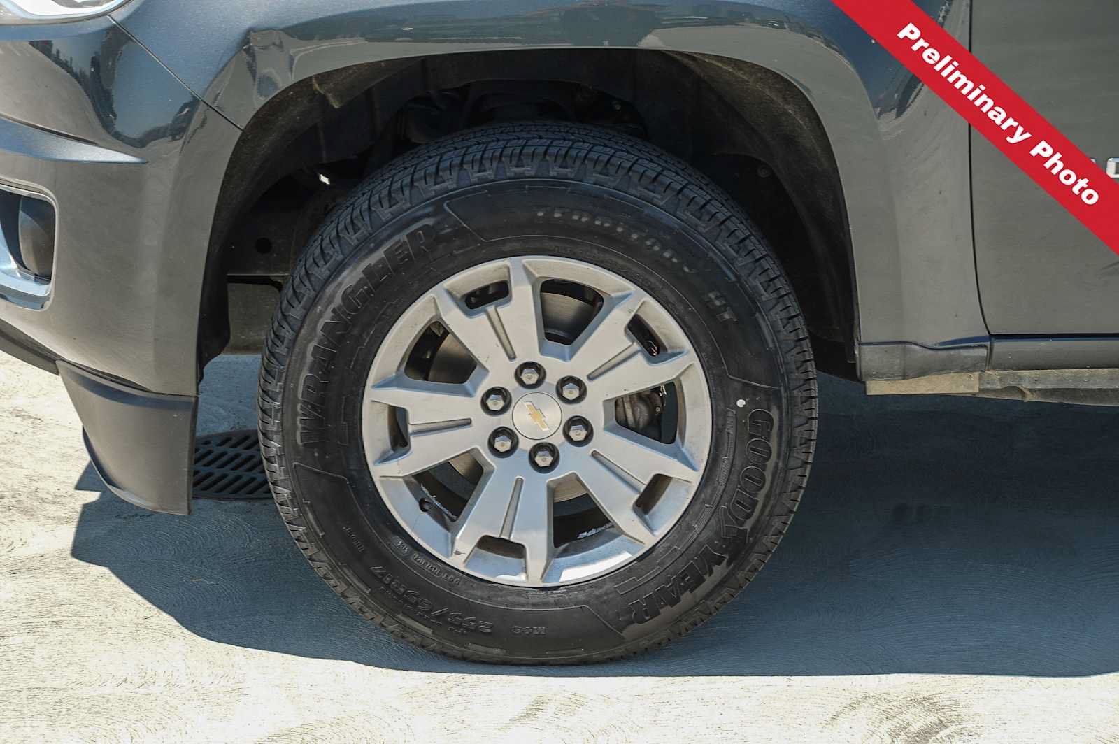 Used 2017 Chevrolet Colorado LT w/ Luxury Package, Chrome RWD image 12