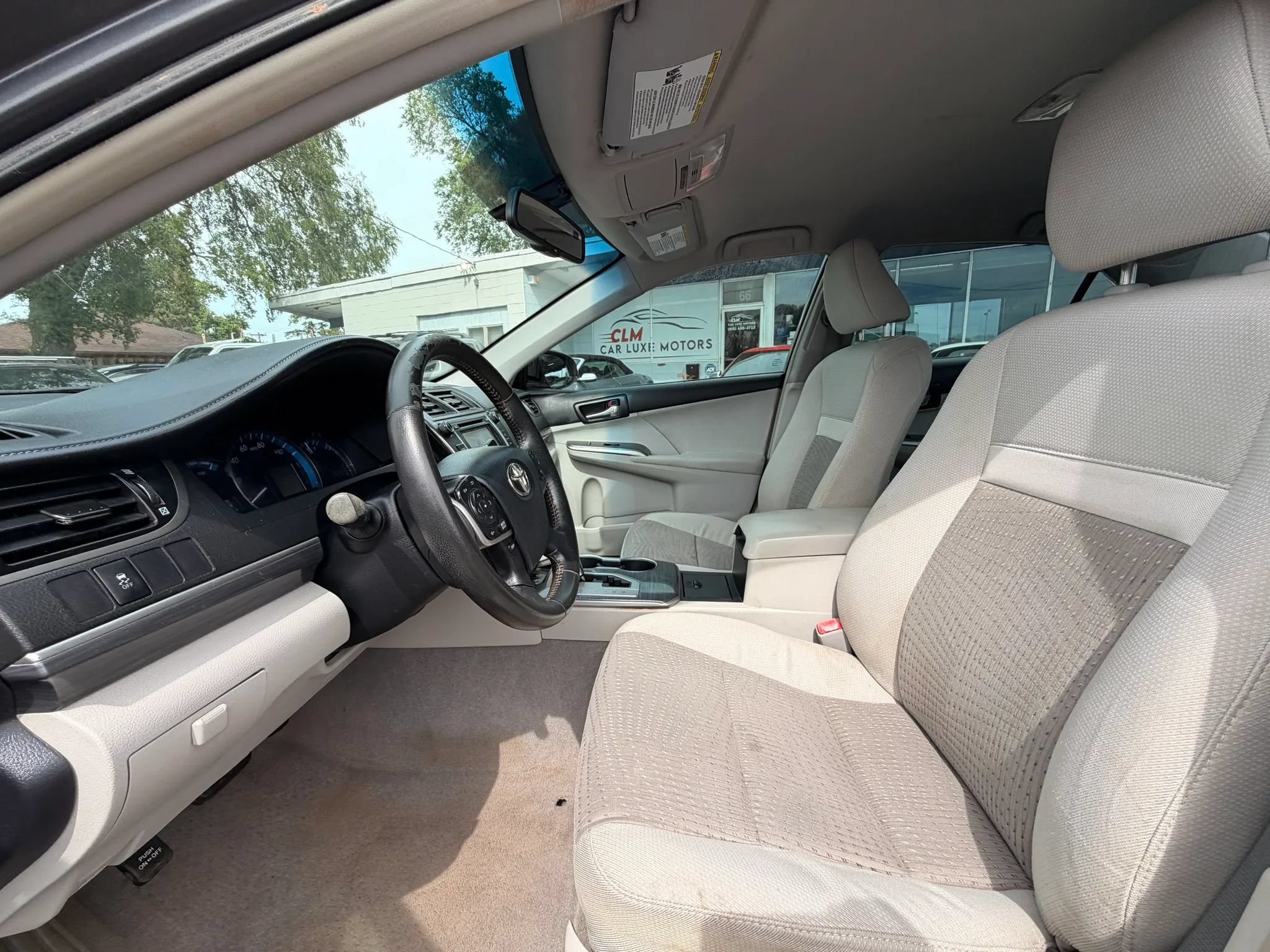 Used 2012 Toyota Camry XLE w/ Convenience Pkg FWD image 9
