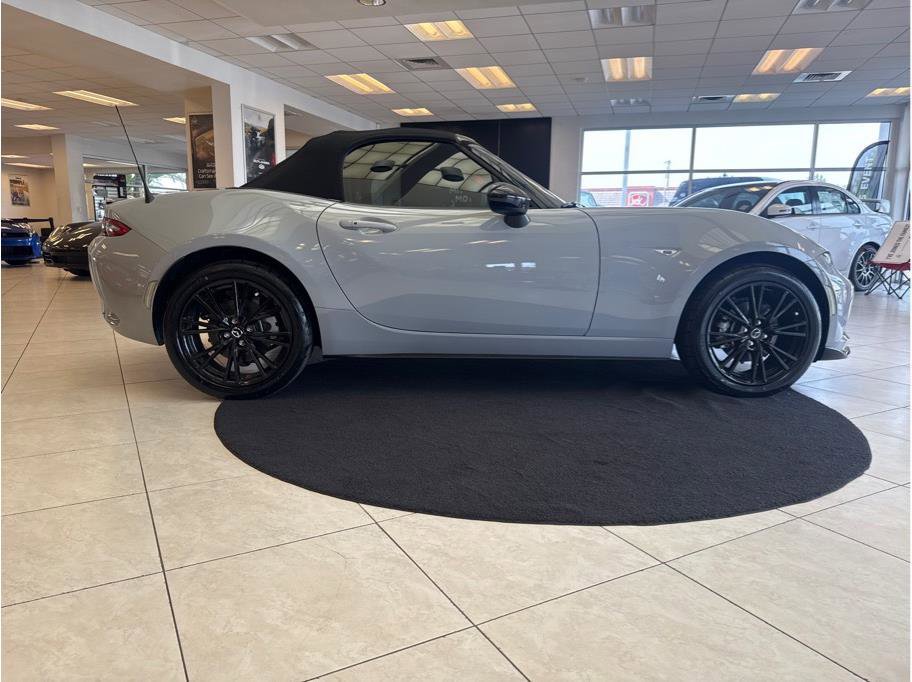 Used 2024 MAZDA MX-5 Miata Club RWD image 5