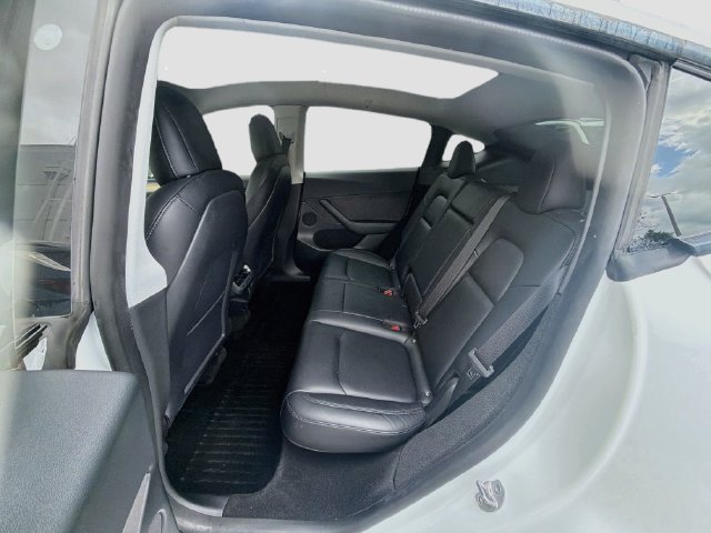 Used 2022 Tesla Model Y Performance AWD/4WD image 24