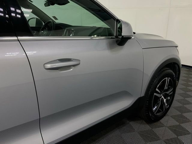 Certified 2025 Volvo XC40 B5 Core AWD/4WD image 7
