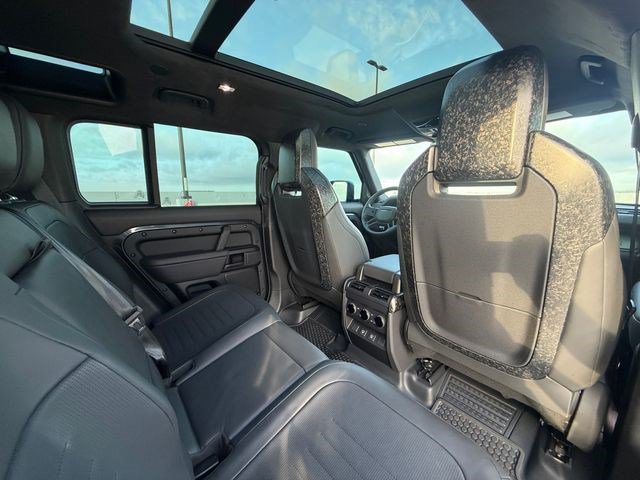 Used 2025 Land Rover Defender 110 AWD/4WD image 17