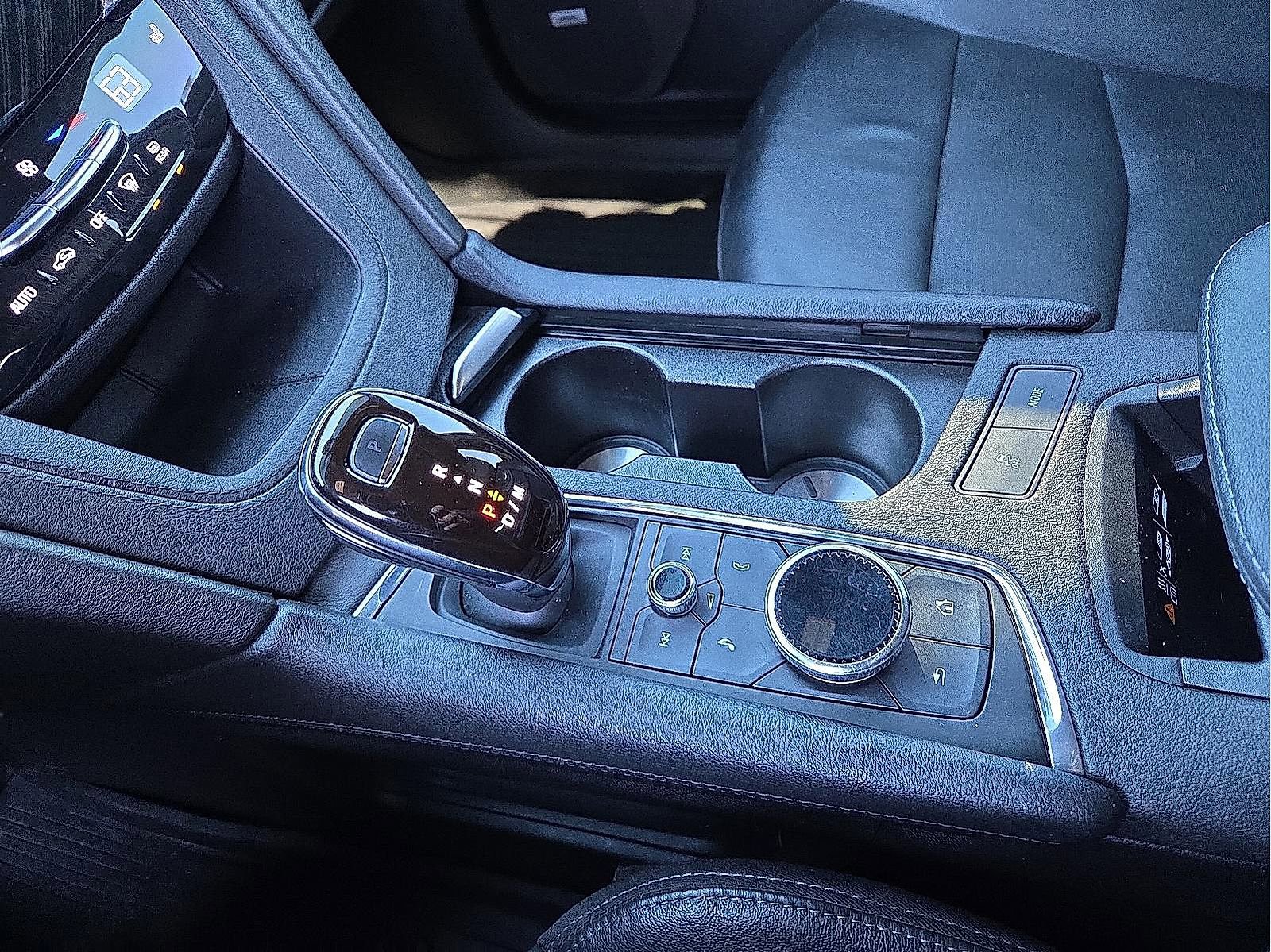 Used 2020 Cadillac XT6 Premium Luxury image 25