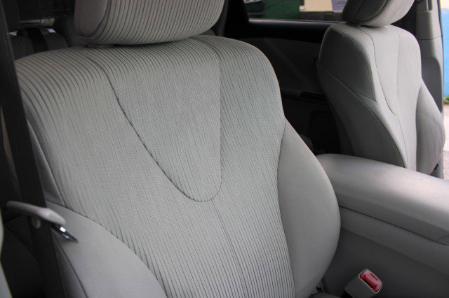 Used 2013 Toyota Venza LE FWD image 15