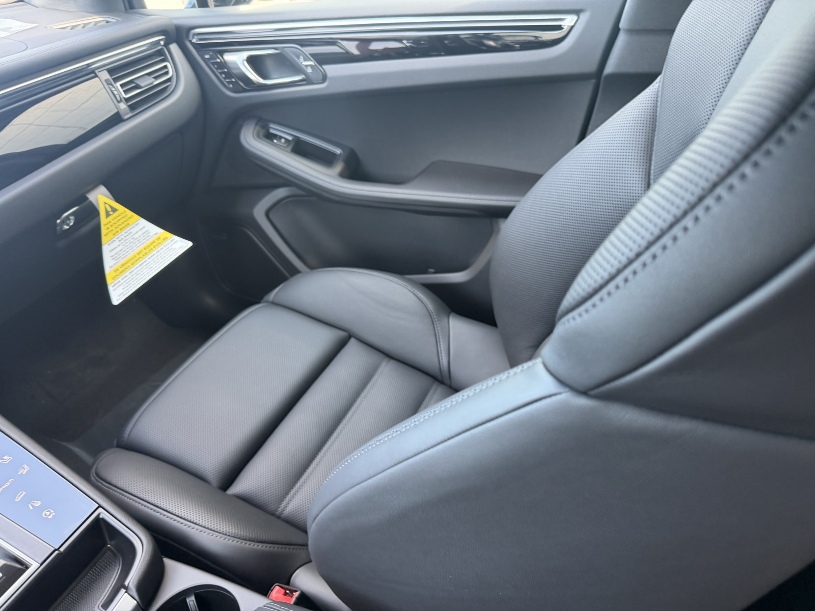 New 2026 Porsche Macan AWD/4WD image 19