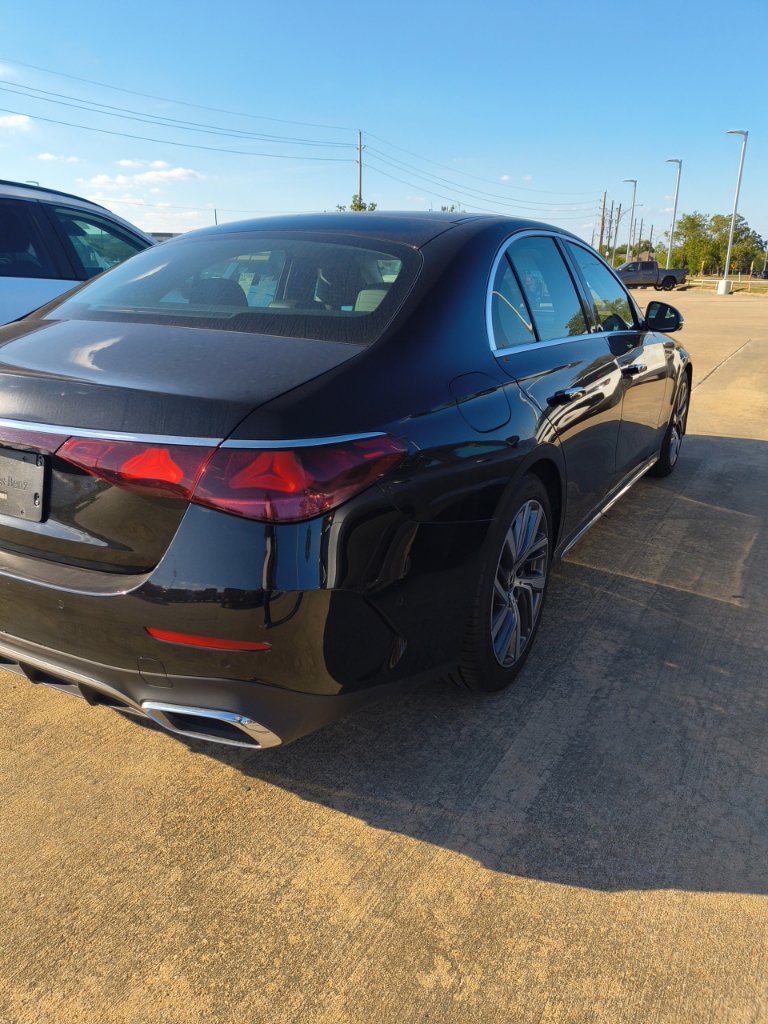 Used 2025 Mercedes-Benz E 350 Sedan w/ Winter Package image 3