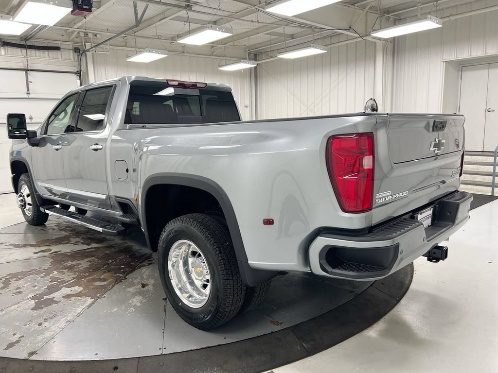 New 2026 Chevrolet Silverado 3500 High Country w/ High Country Premium Package AWD/4WD image 4