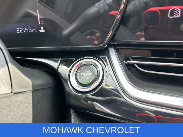 Used 2025 Chevrolet Trax RS w/ Sunroof Package FWD image 16