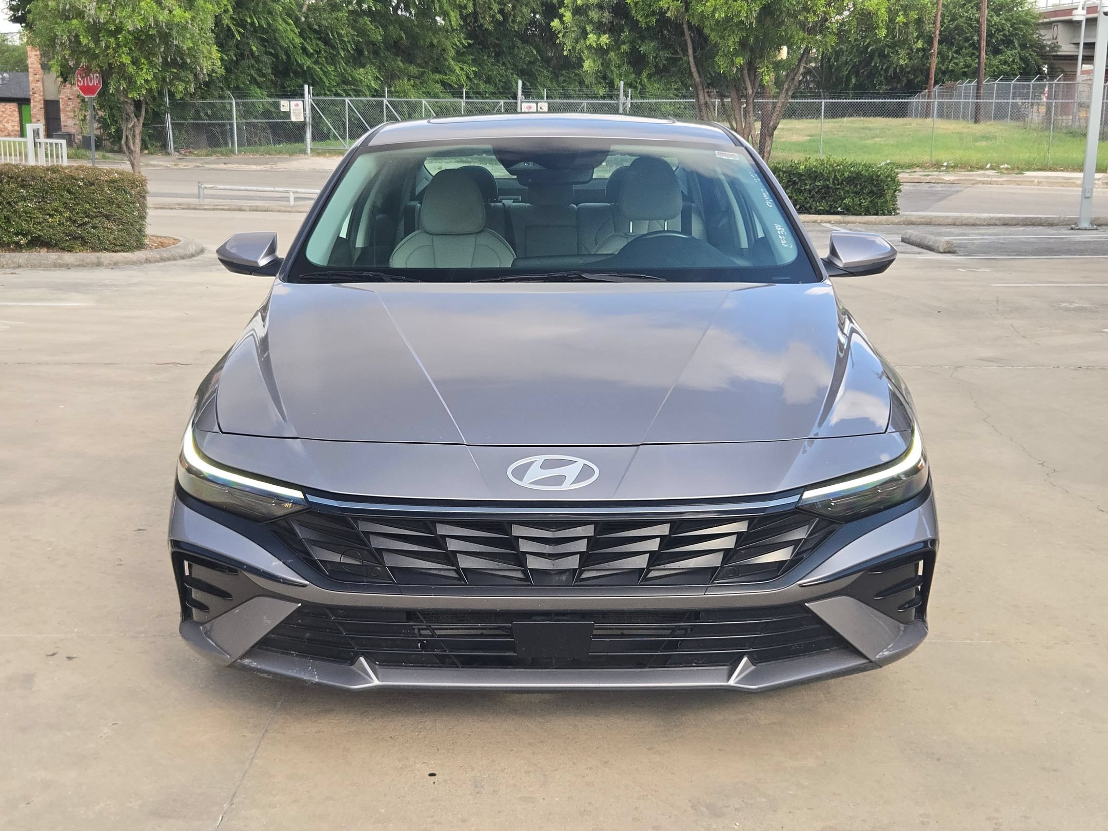 Used 2025 Hyundai Elantra Limited FWD image 8