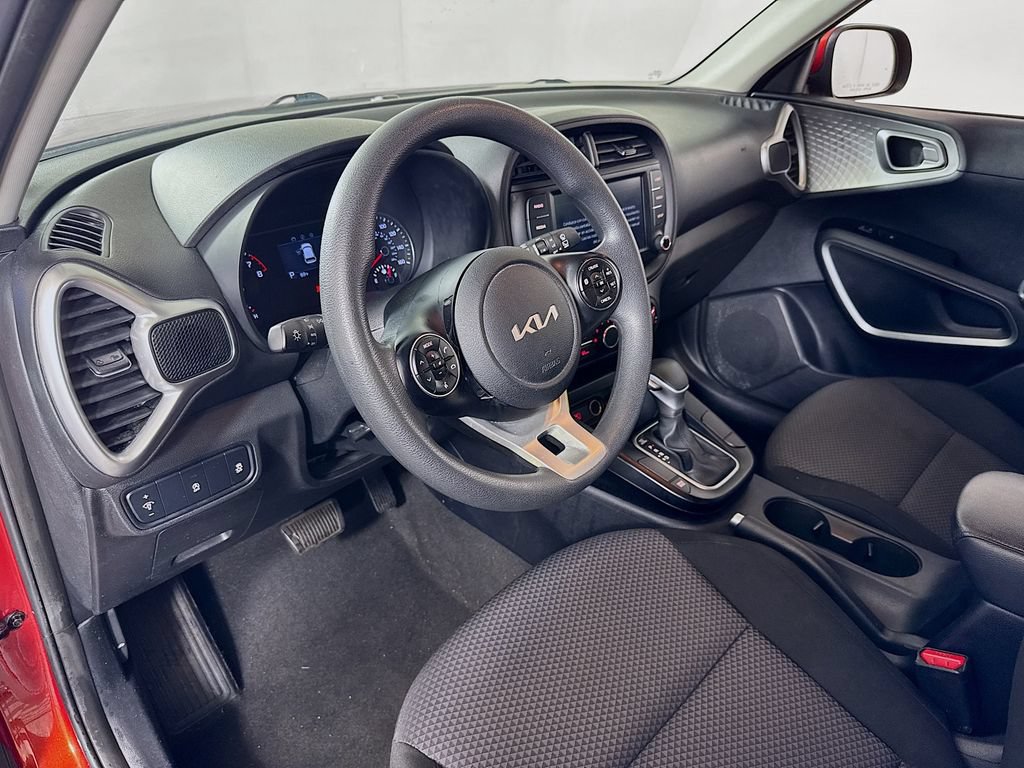 Used 2022 Kia Soul LX FWD image 9