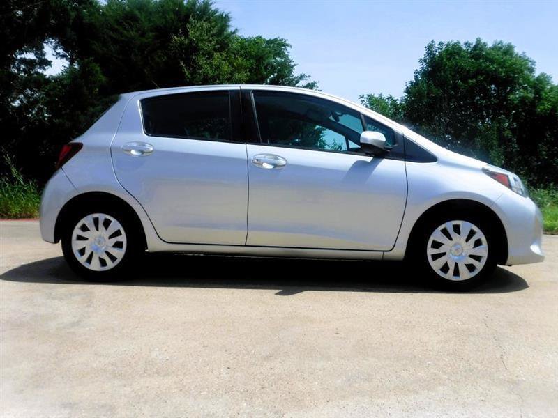 Used 2015 Toyota Yaris L FWD image 5