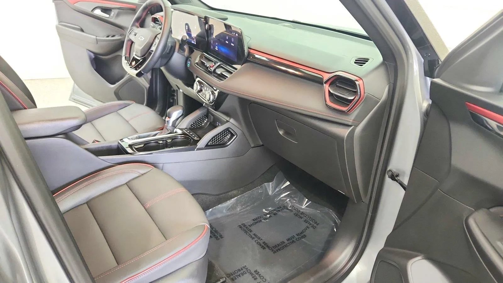 Used 2025 Chevrolet TrailBlazer RS w/ Convenience Package FWD image 46