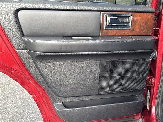 Used 2016 Lincoln Navigator Select image 22