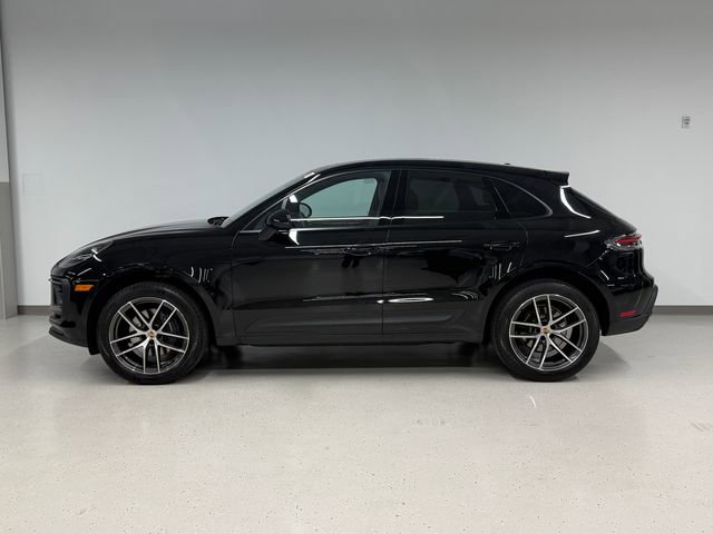 Certified 2026 Porsche Macan AWD/4WD image 2