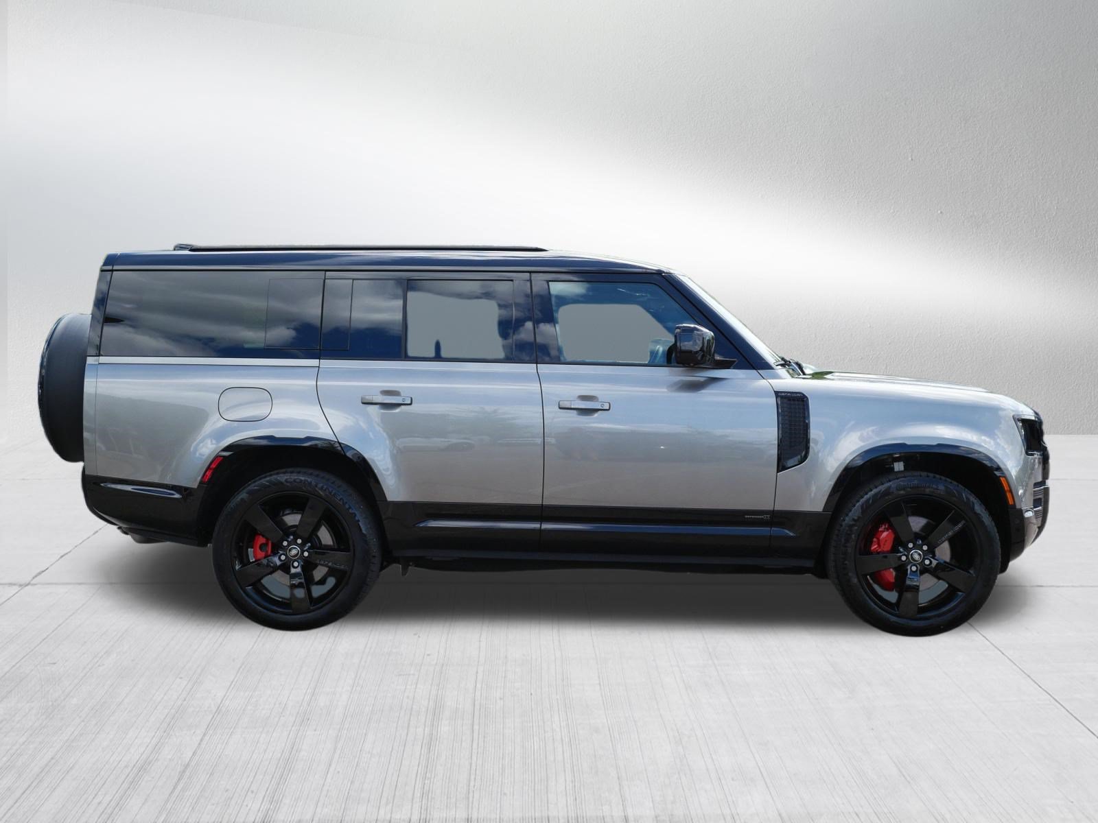 Certified 2025 Land Rover Defender 130 X AWD/4WD image 6