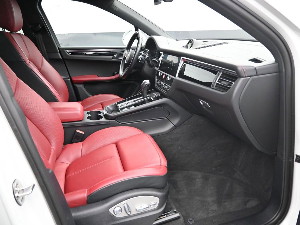 Used 2023 Porsche Macan S image 14