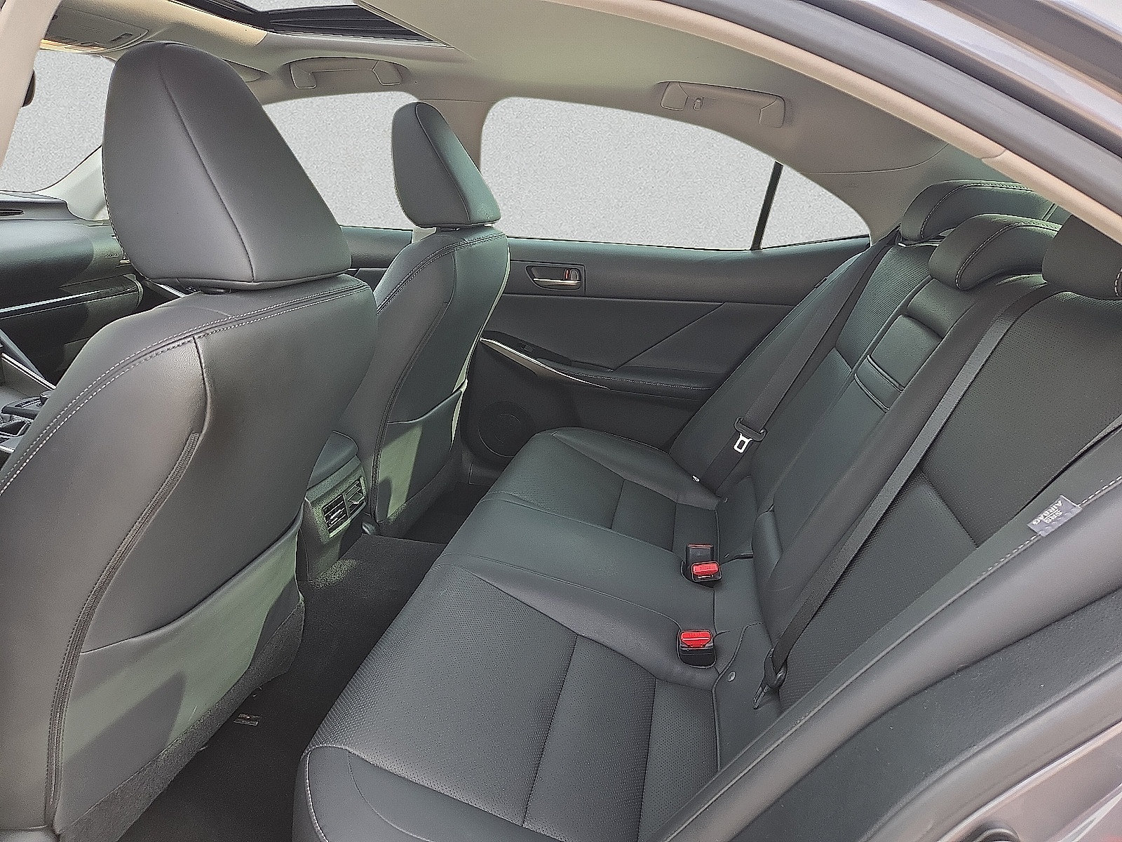Used 2017 Lexus IS 200t RWD image 10