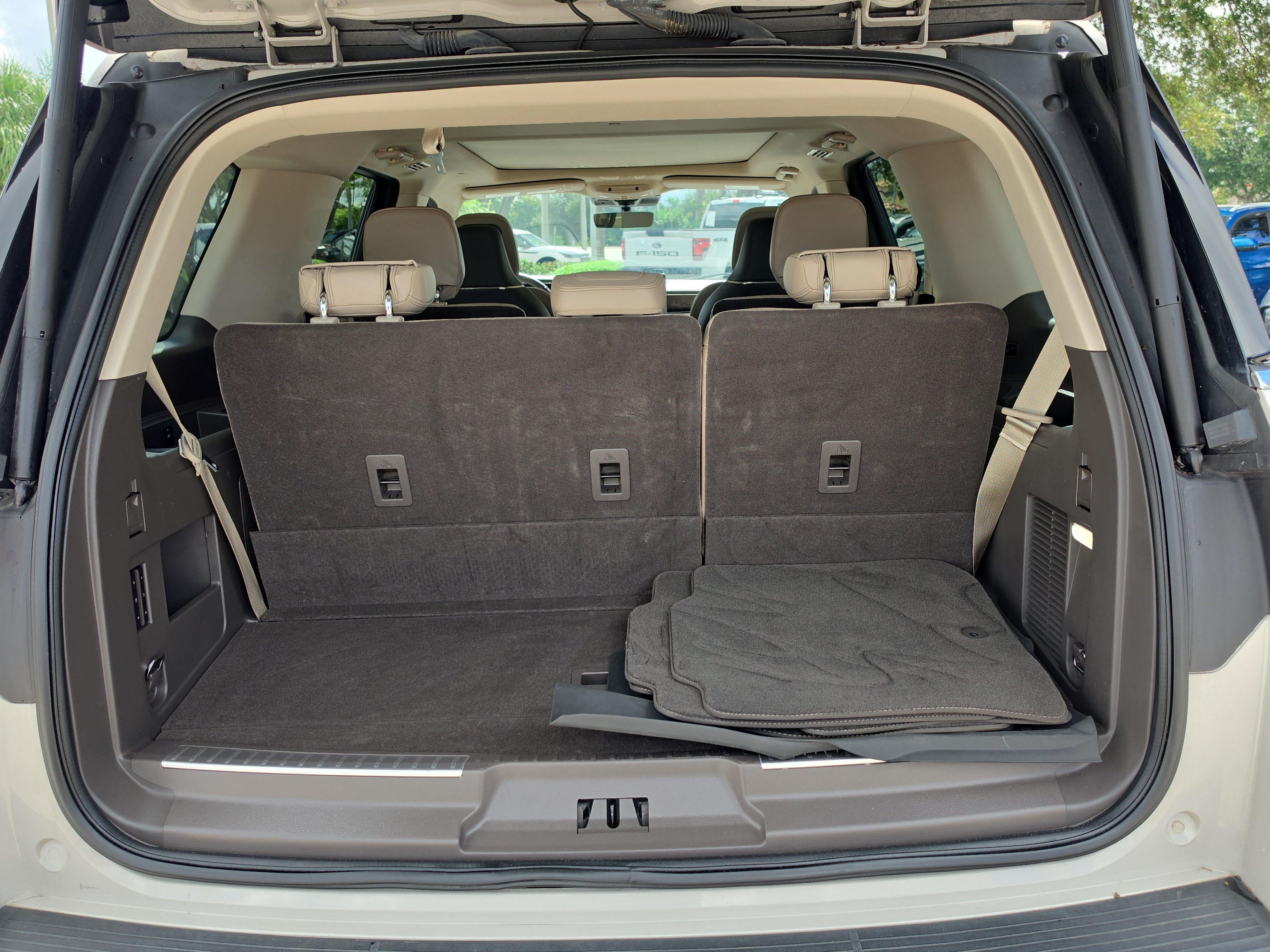 Used 2024 Lincoln Navigator Reserve AWD/4WD image 10