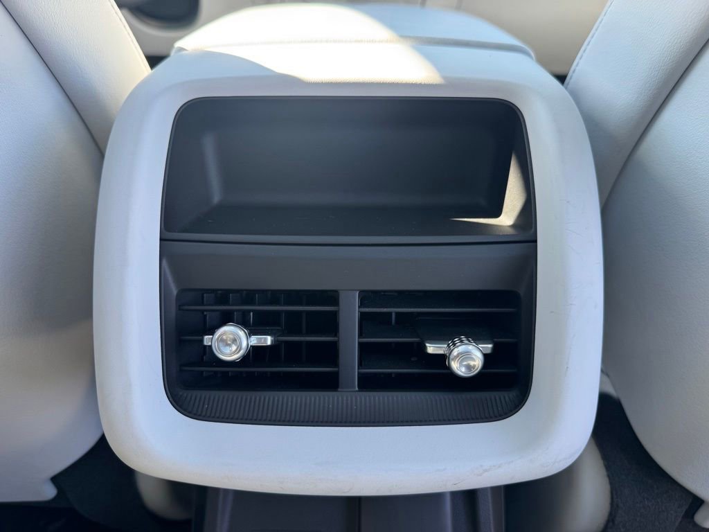 Certified 2024 Cadillac Lyriq Luxury image 34