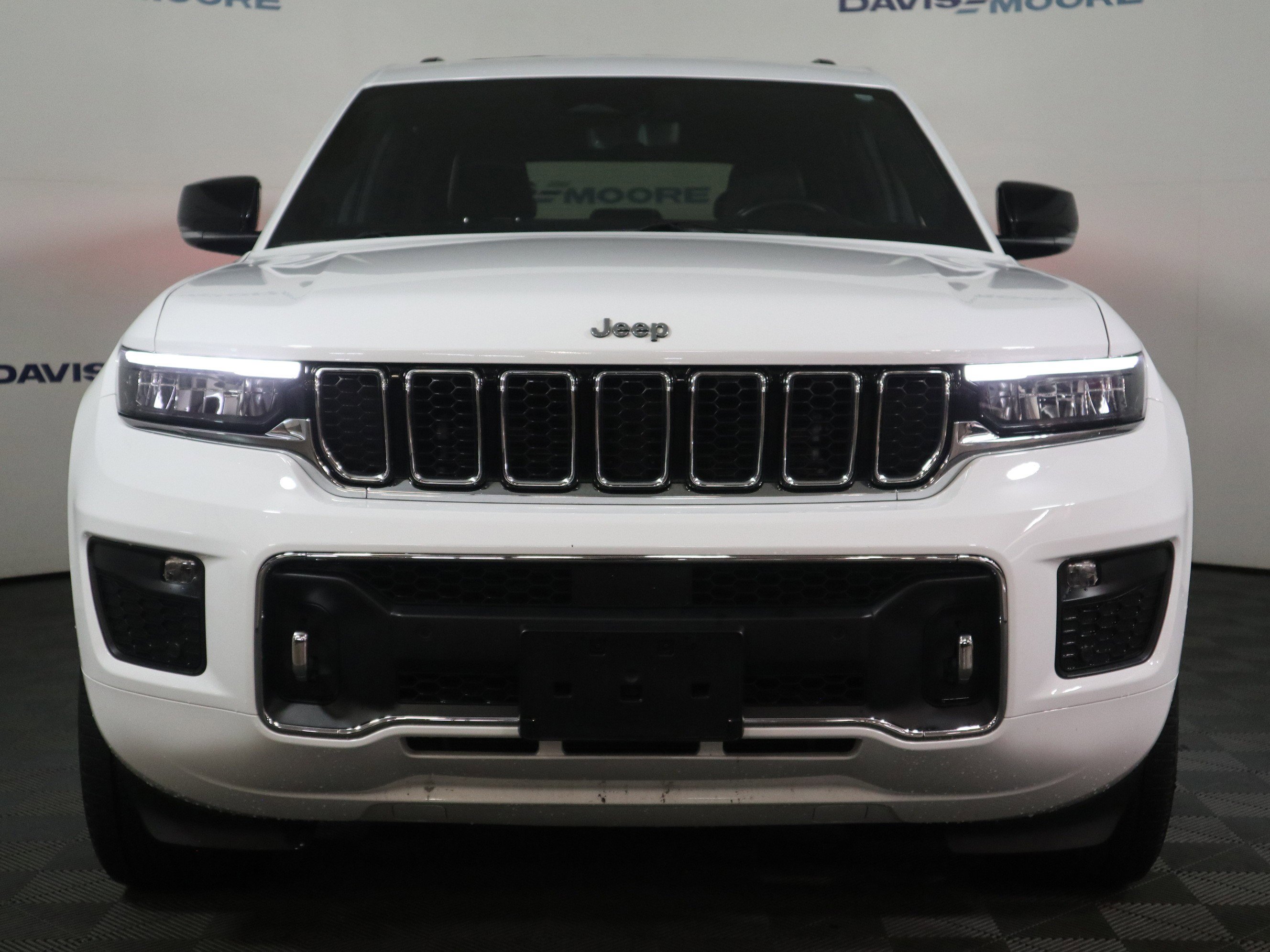 Certified 2022 Jeep Grand Cherokee Overland w/ Luxury Tech Group IV image 13