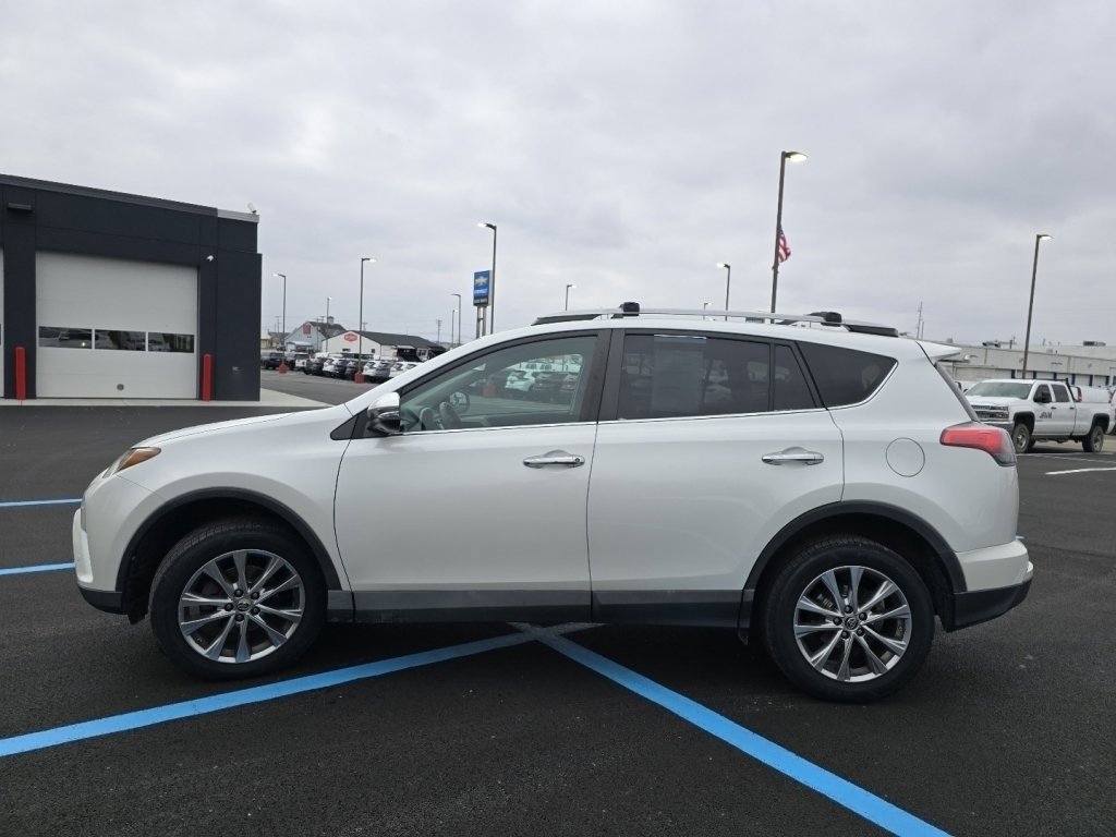 Used 2018 Toyota RAV4 Limited image 13