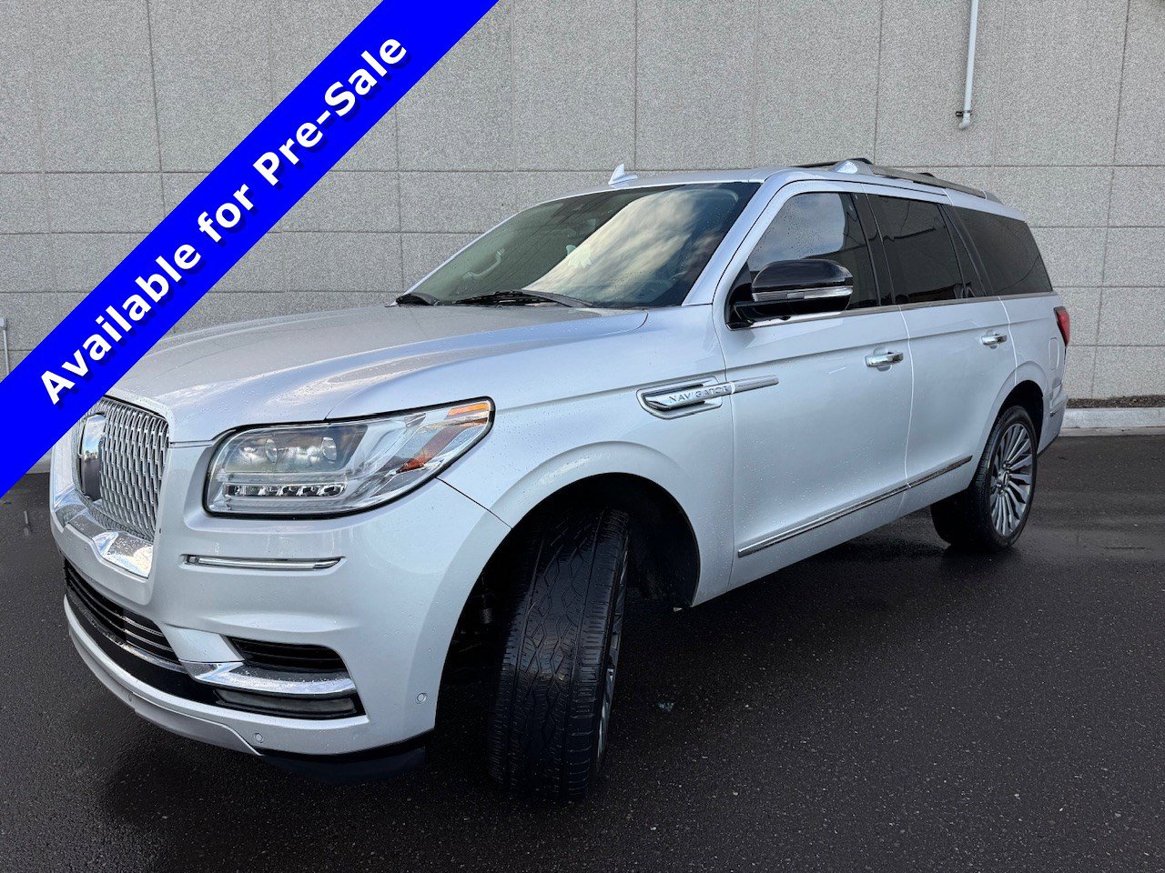 Used 2018 Lincoln Navigator Reserve w/ Technology Package image 1