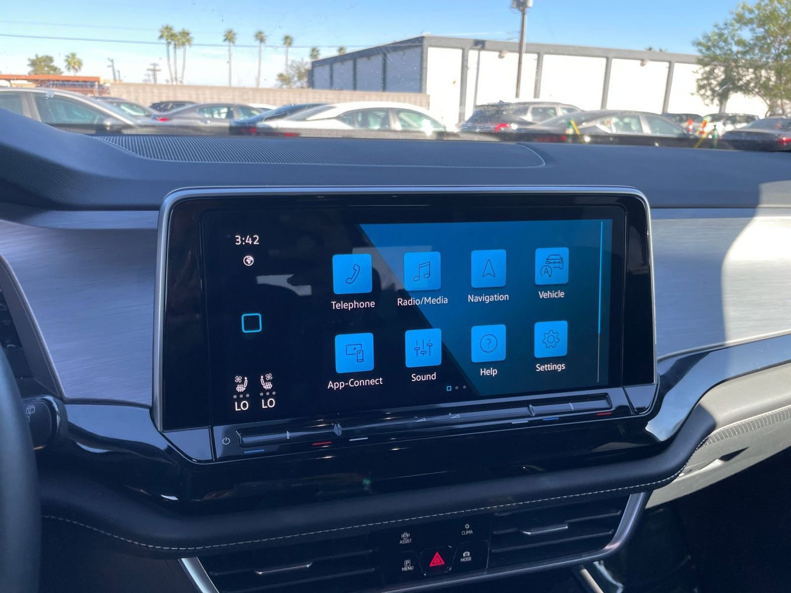 Used 2025 Volkswagen Atlas Cross Sport SE FWD image 20