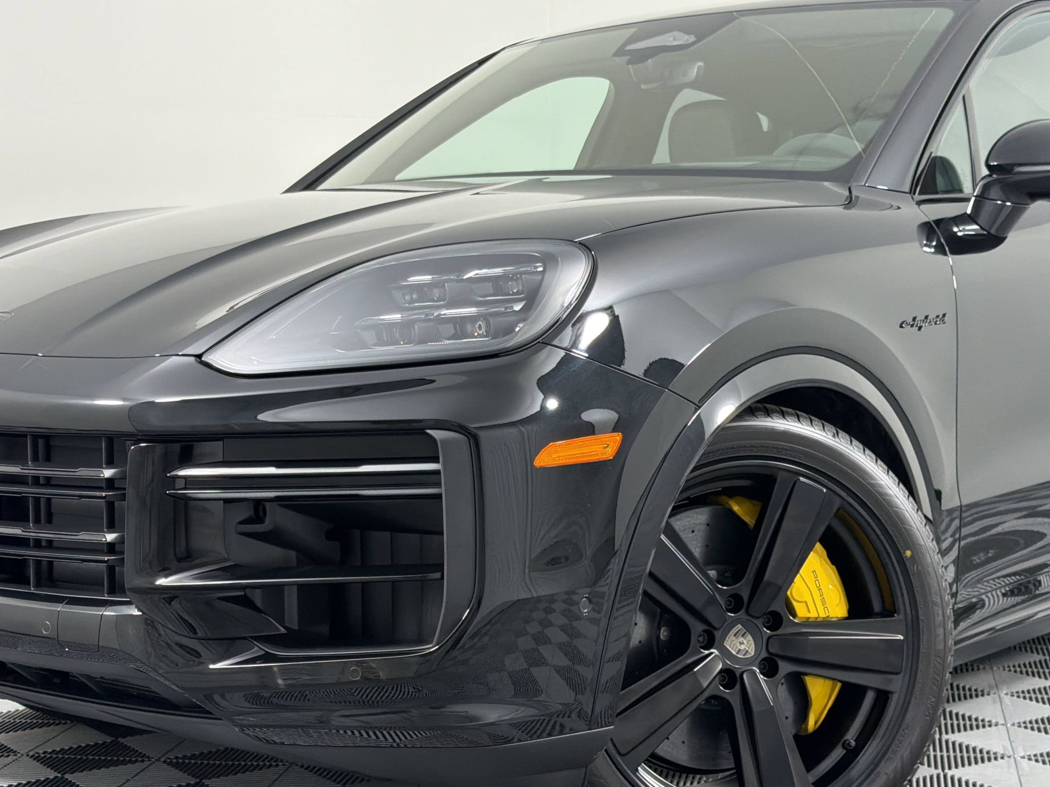 New 2026 Porsche Cayenne Turbo AWD/4WD image 6