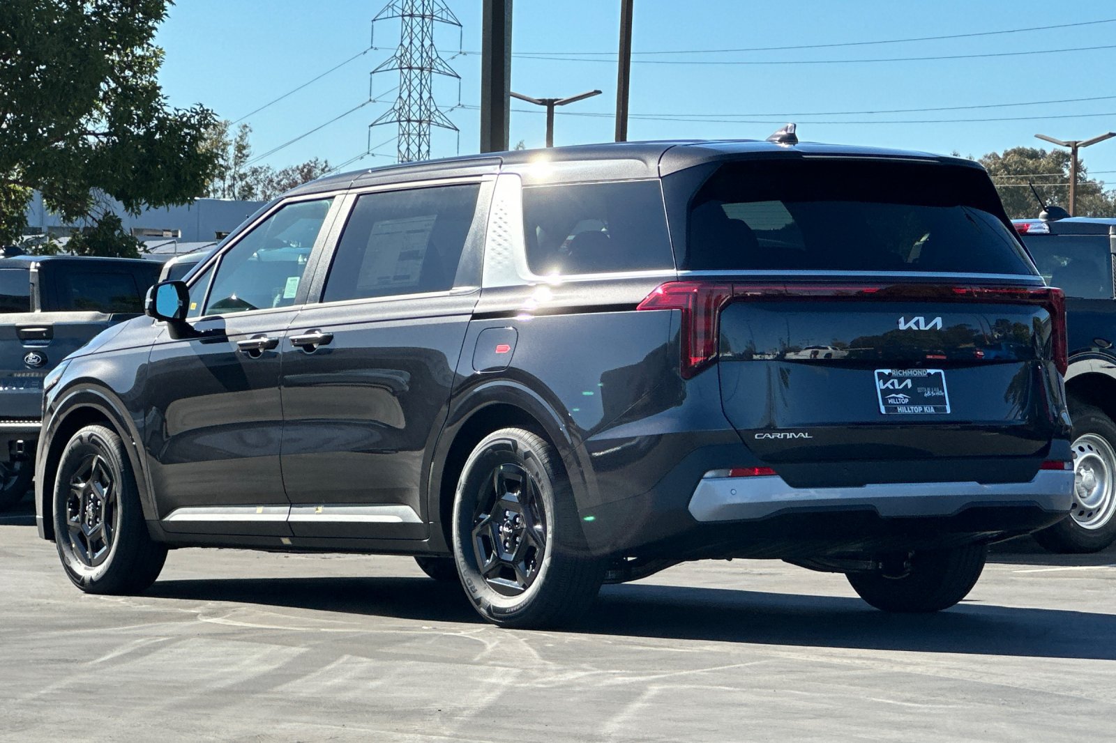 New 2027 Kia Carnival FWD image 6